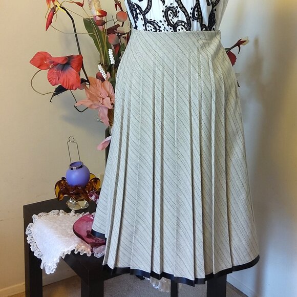 NWT SIMON CHANG Well Tailored High-quality Silver Gray Pleated Lined Midi Skirt - Picture 5 of 8